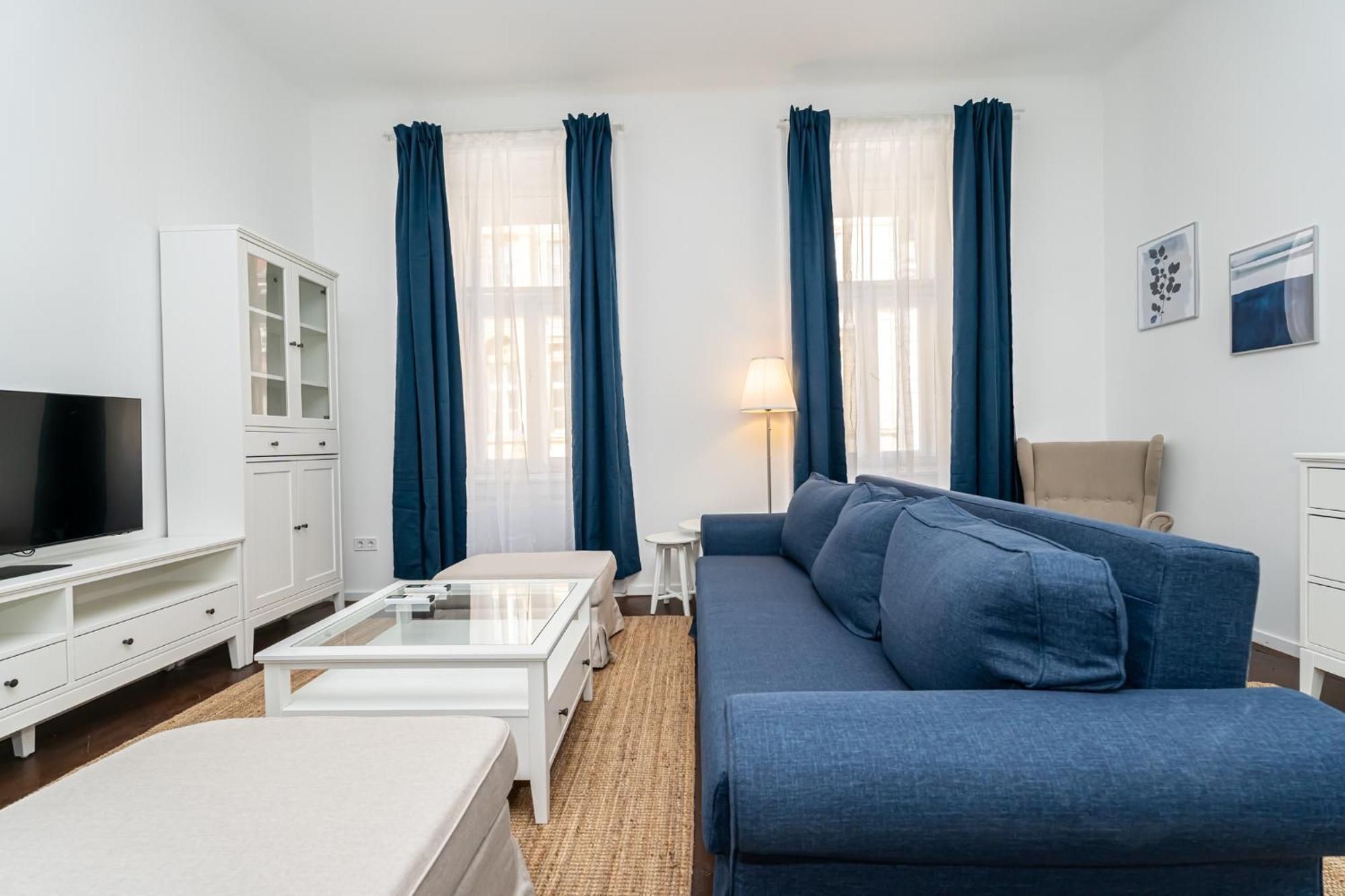 Gozsdu Court Szelenyi Apartment